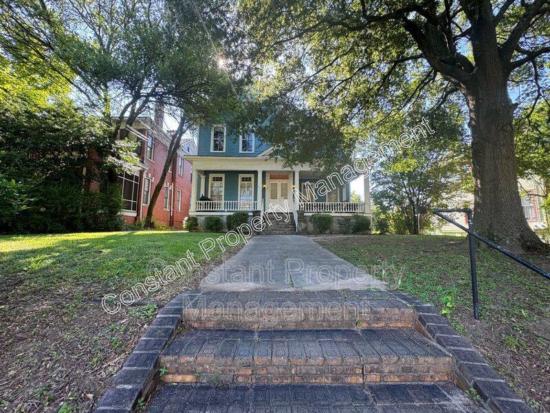 Apartment for rent at 660 College St #3, Macon, GA 31201