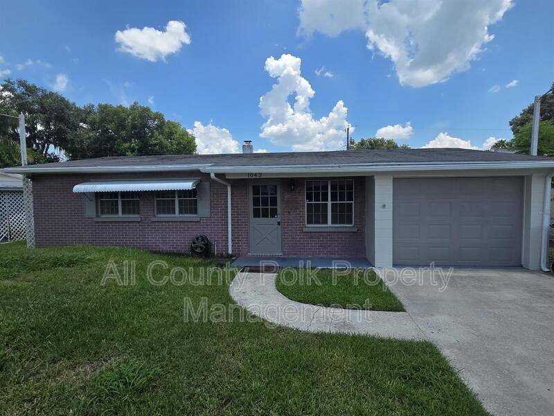 House for rent at 1043 Pineview Place, Lakeland, FL 33801