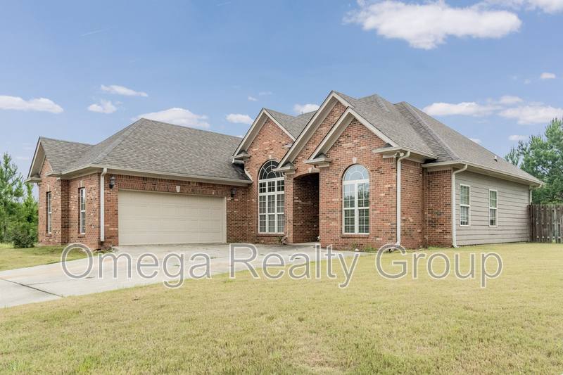 House for rent at 1476 Highview Dr, Calera, AL 35040