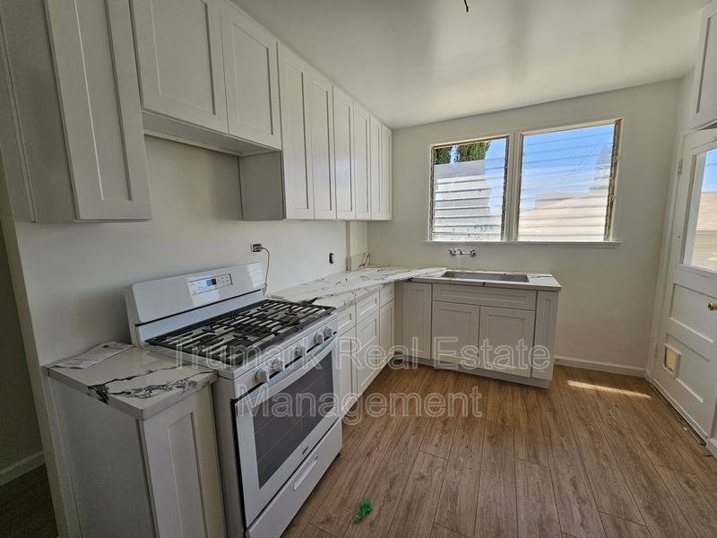 Apartment for rent at 1552 E Wilson Ave, Glendale, CA 91206