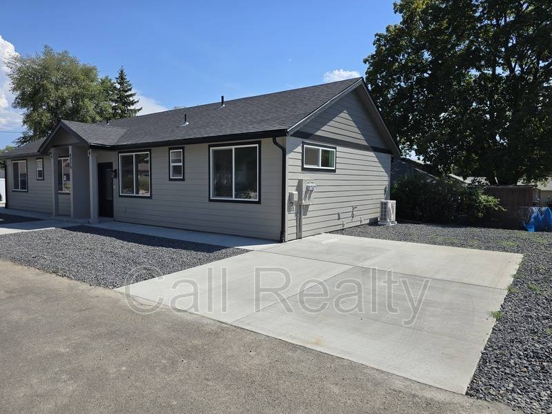 Apartment for rent at 4215 N Locust #B, Spokane, WA 99206
