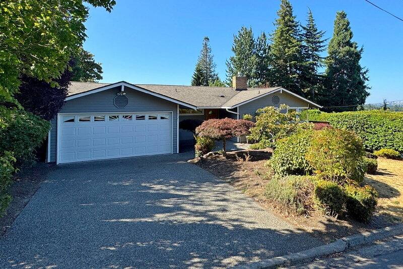 House for rent at 10521 NE 48th Place, Kirkland, WA 98033