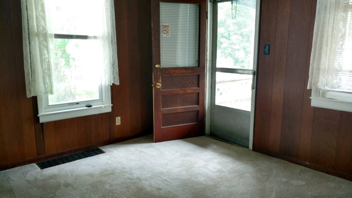 Apartment for rent at 614 E Walnut, Bloomington, IL 61701