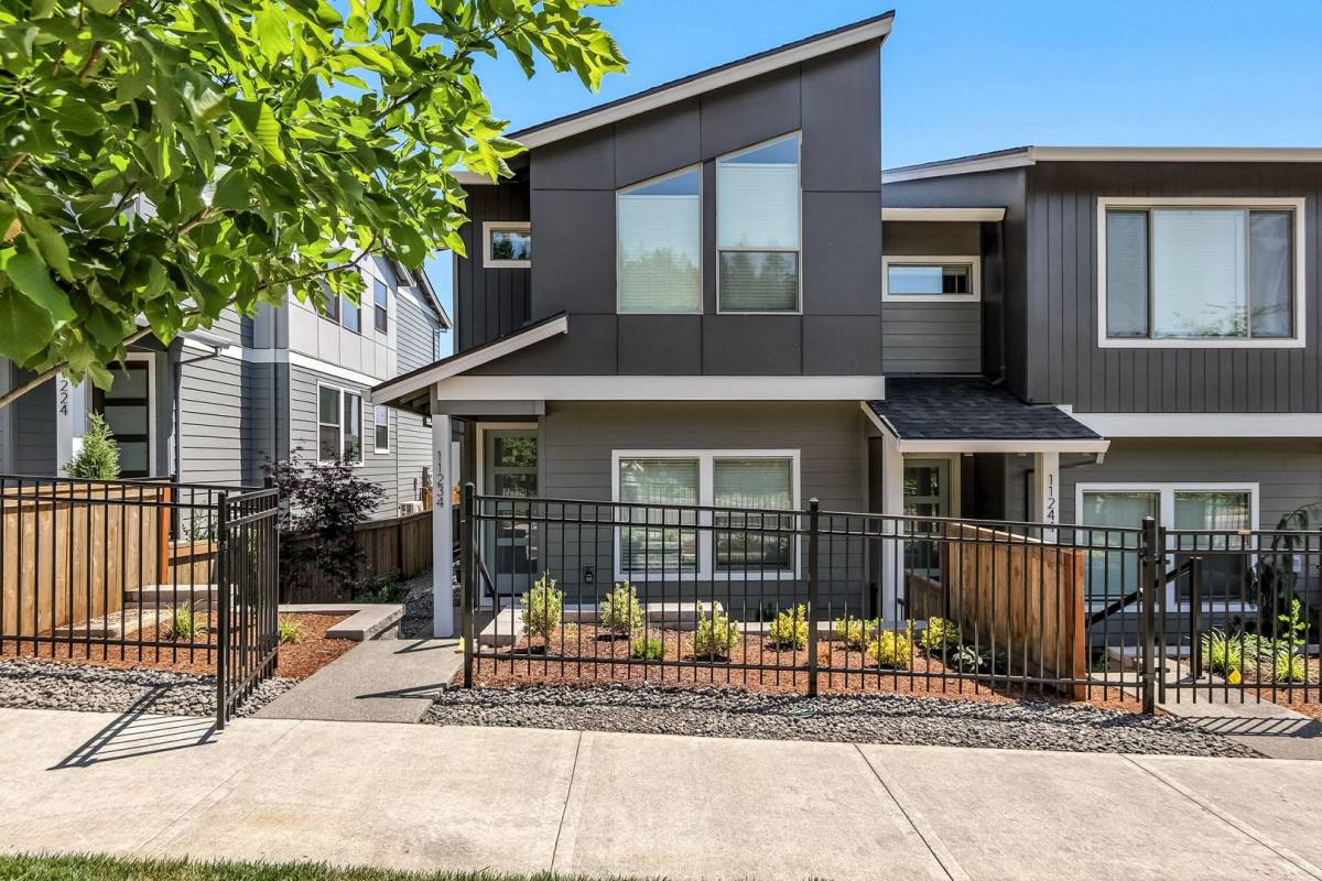 Townhouse for rent at 11234 SE 162nd Ave, Happy Valley, OR 97086