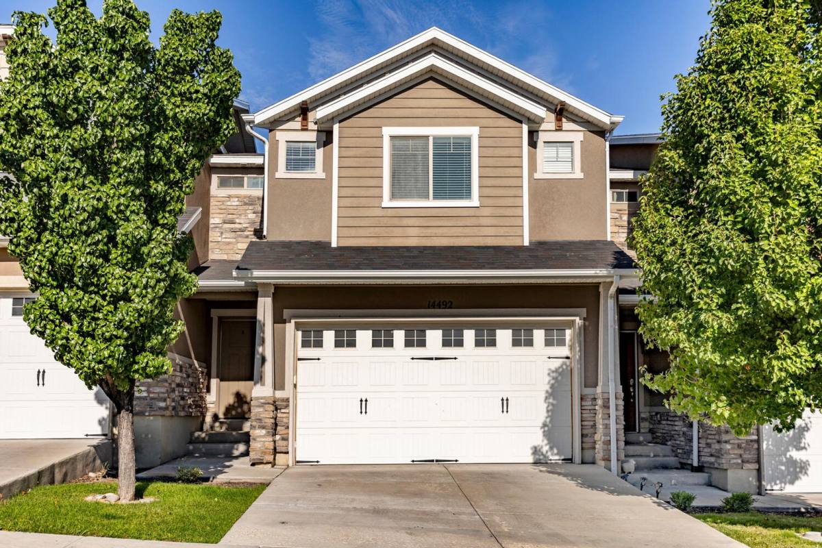 Townhouse for rent at 14492 S Edgemere Dr, Herriman, UT 84096