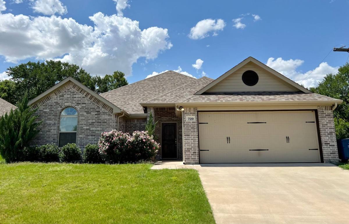 House for rent at 729 Smyth St, Aledo, TX 76008