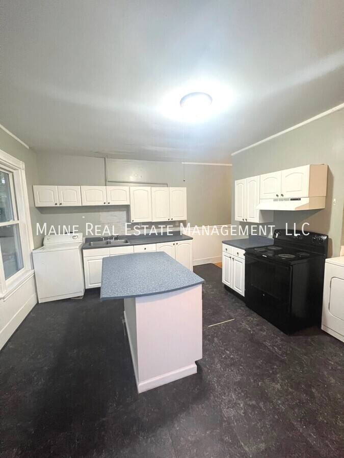 Apartment for rent at 6 Fifth St #1, Bangor, ME 04401