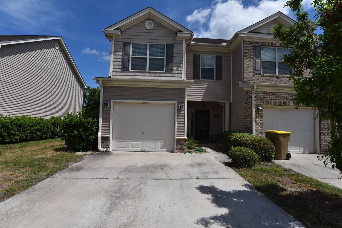 Townhouse for rent at 1060 Canyon Oak Loop, Richmond Hill, GA 31324