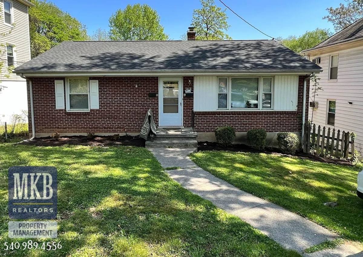 Townhouse for rent at 1813 Oxford Ave, Roanoke, VA 24015