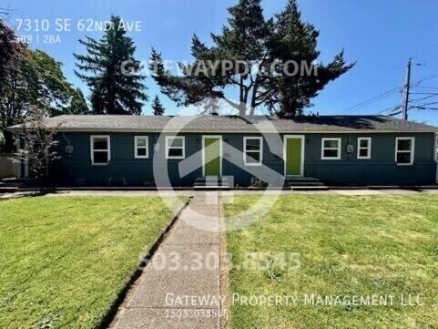 Townhouse for rent at 7310 SE 62nd Ave, Portland, OR 97206