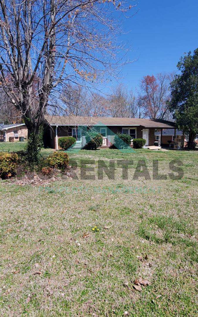 House for rent at 2006 Armhurst Rd, Greensboro, NC 27405