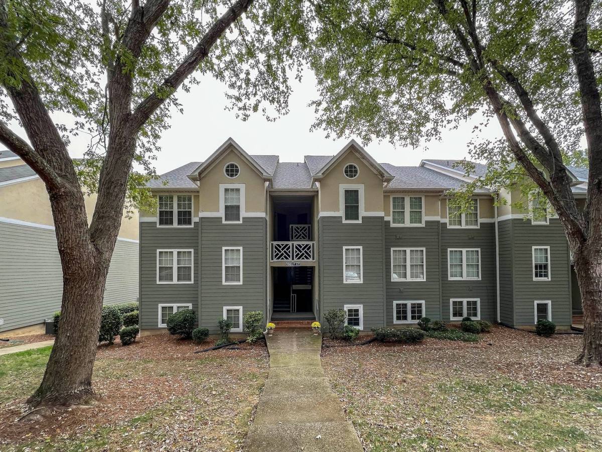 Condo for rent at 19827 Henderson Rd, Cornelius, NC 28031