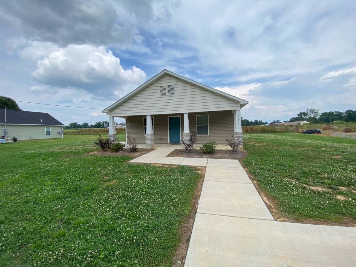 House for rent at 5159 County Rd, Cullman, AL 35057