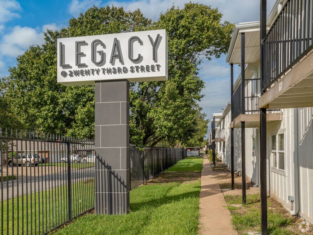 Townhouse for rent at 10951 E 23rd St, Tulsa, OK 74129