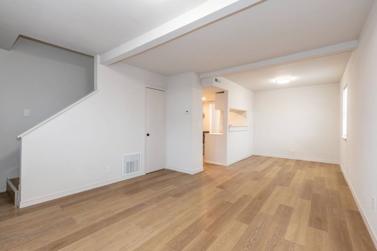 Townhouse for rent at 10951 E 23rd St, Tulsa, OK 74129
