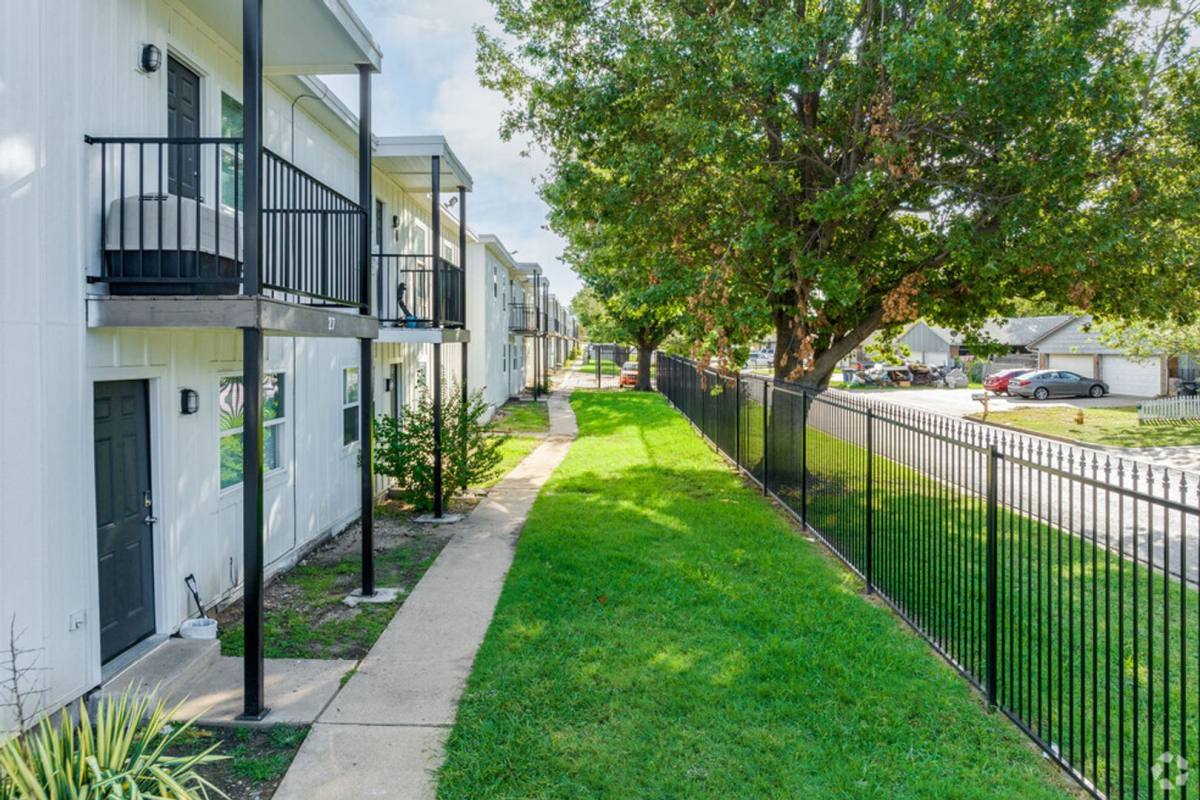 Townhouse for rent at 10951 E 23rd St, Tulsa, OK 74129