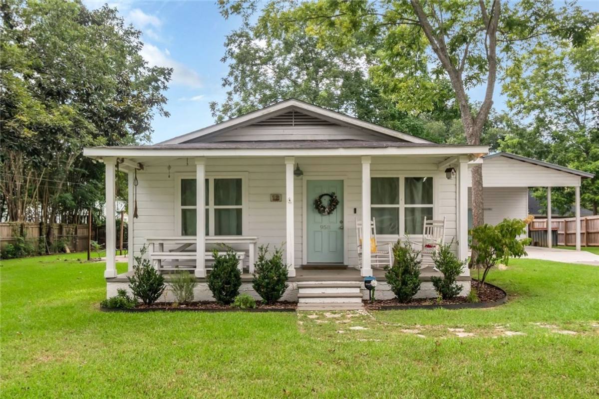 House for rent at 958 Pinemont Dr, Mobile, AL 36609