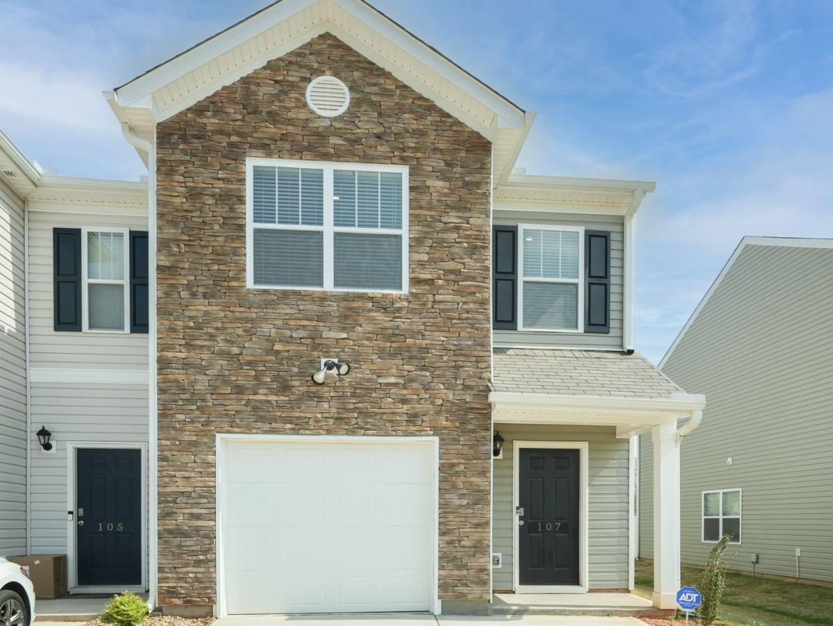 Townhouse for rent at 107 Sunriff Court, Greer, SC 29651