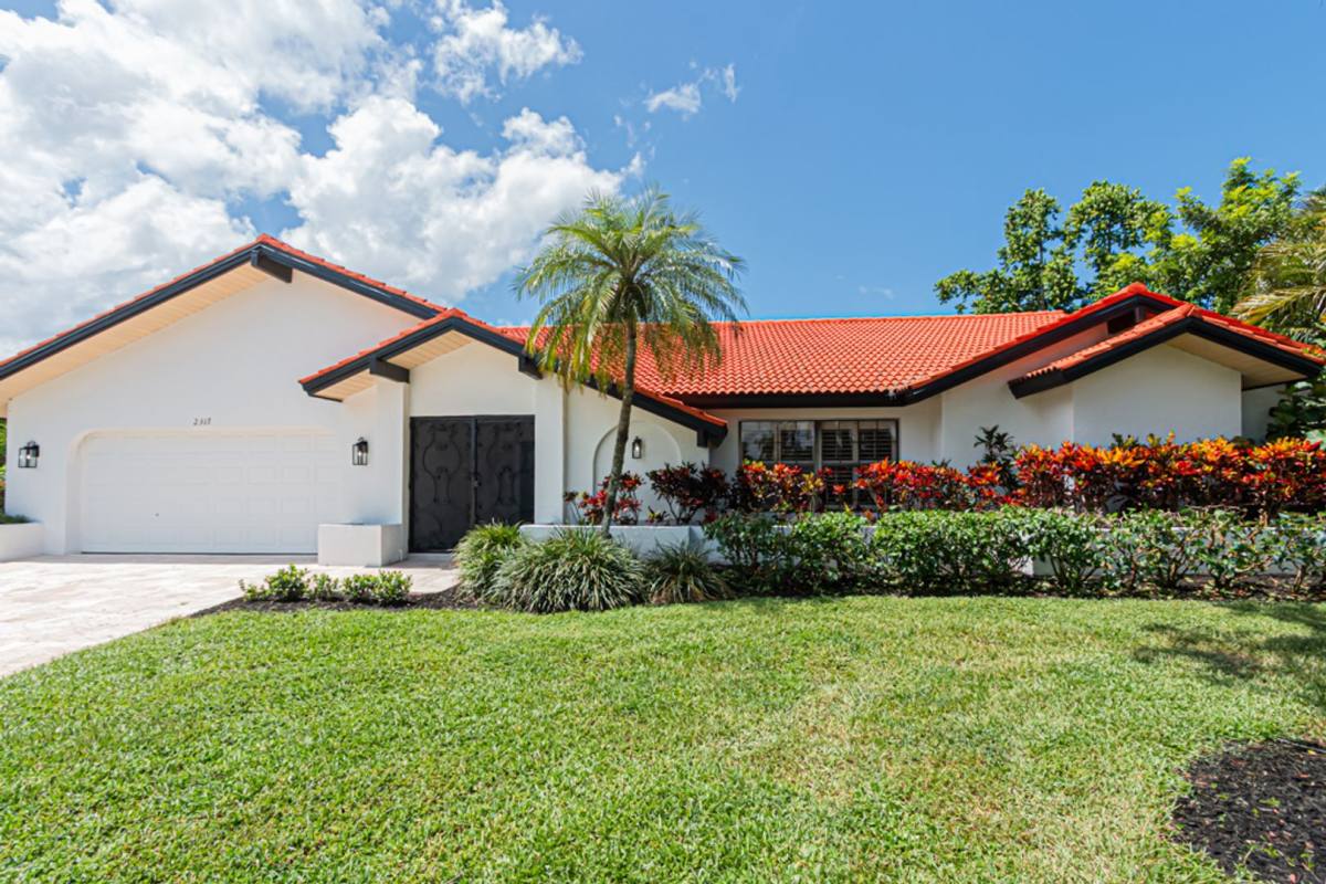 House for rent at 2317 Elizabeth Court, Naples, FL 34112