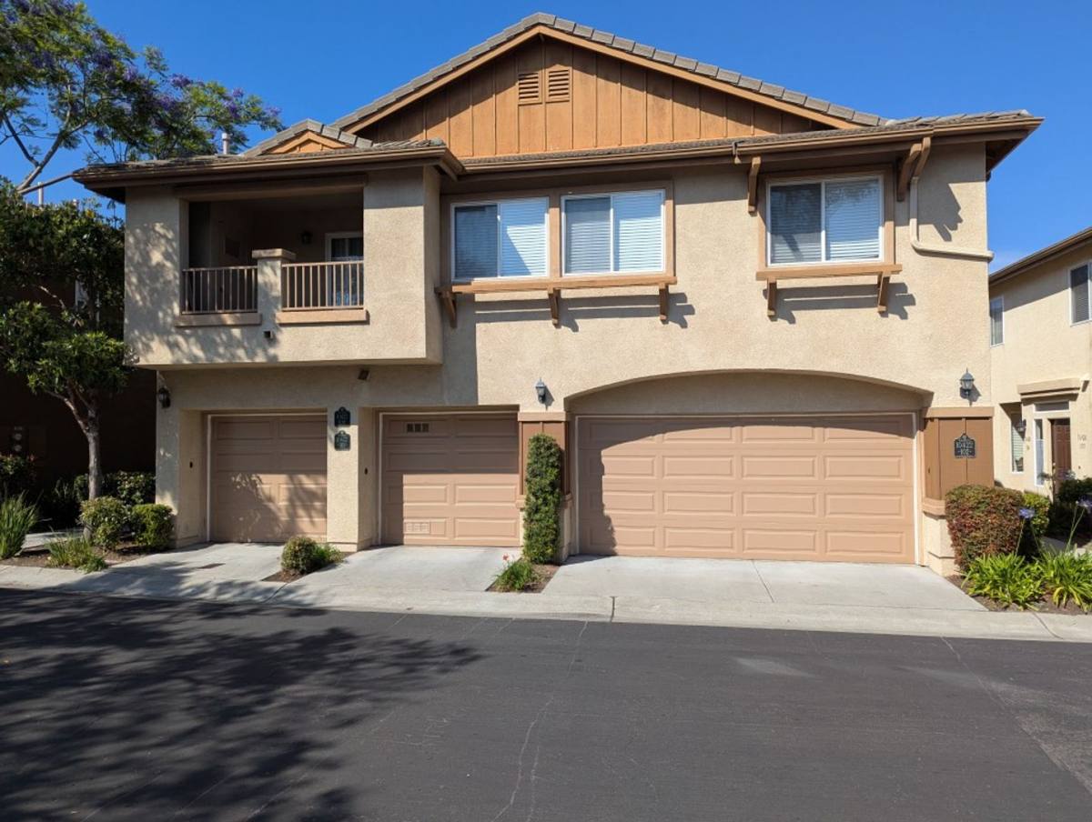 Townhouse for rent at 10422 Scripps Poway Parkway, San Diego, CA 92131
