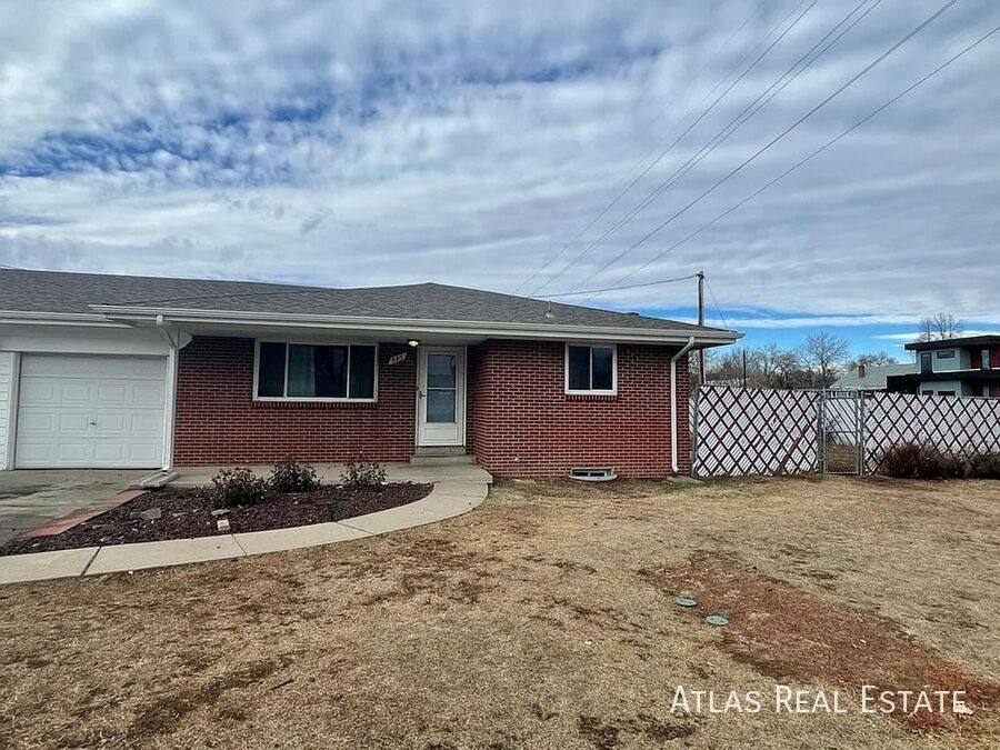 Apartment for rent at 995 Ingalls St, Denver, CO 80214