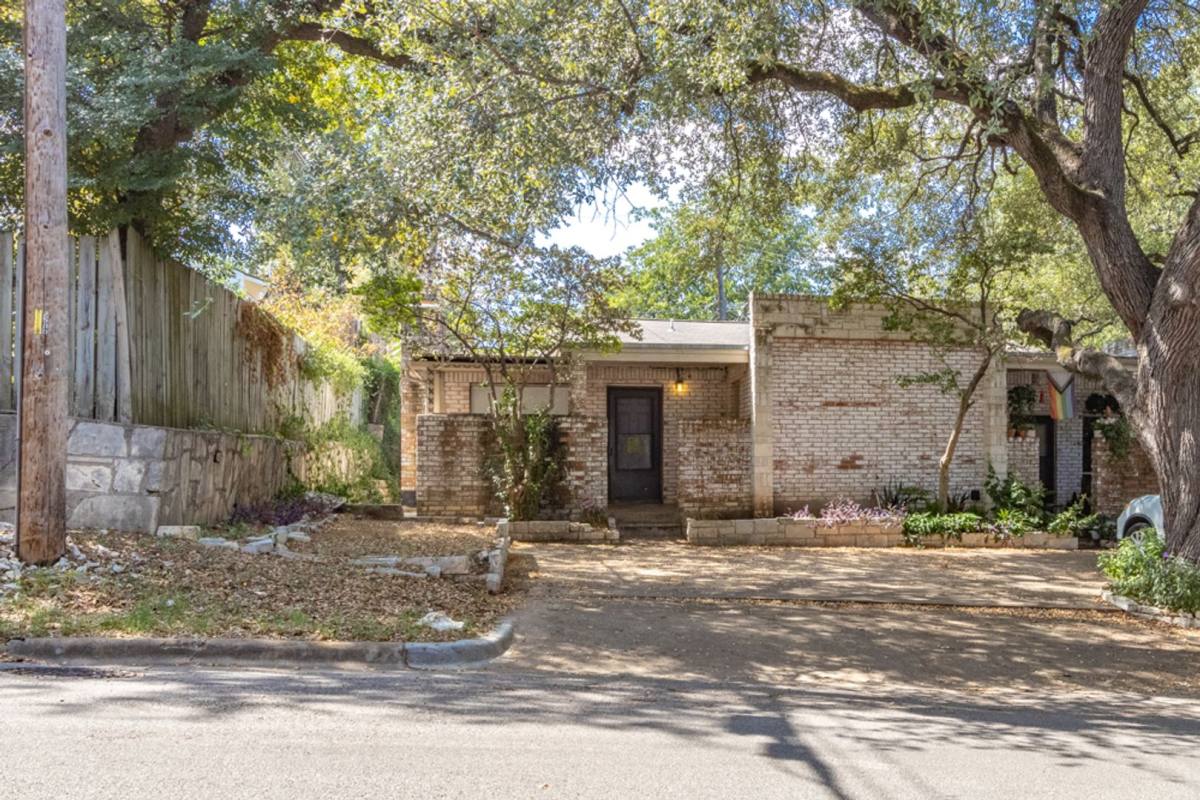 Apartment for rent at 2305 Montclaire St, Austin, TX 78704