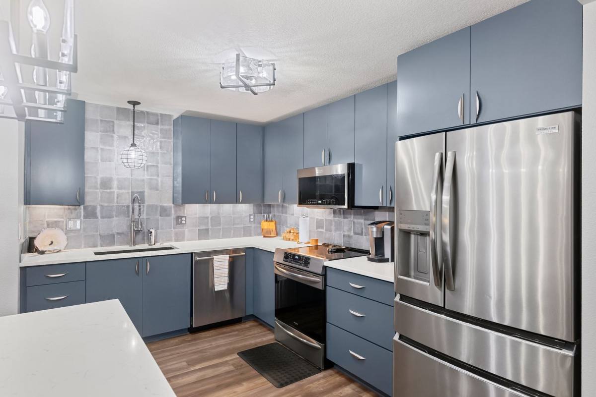 Apartment for rent at 200 Burnham Rd, Lake Oswego, OR 97034