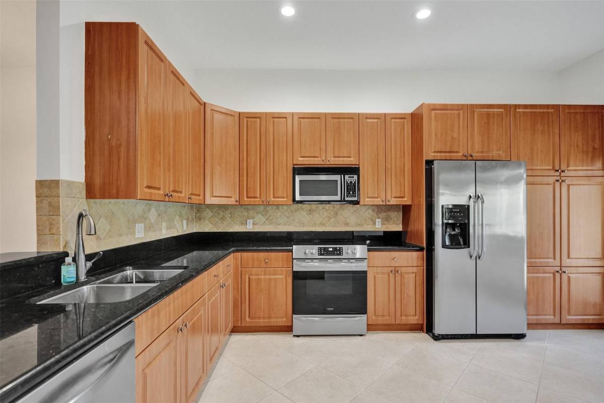 House for rent at 2724 Treasure Cove Circle, Fort Lauderdale, FL 33312