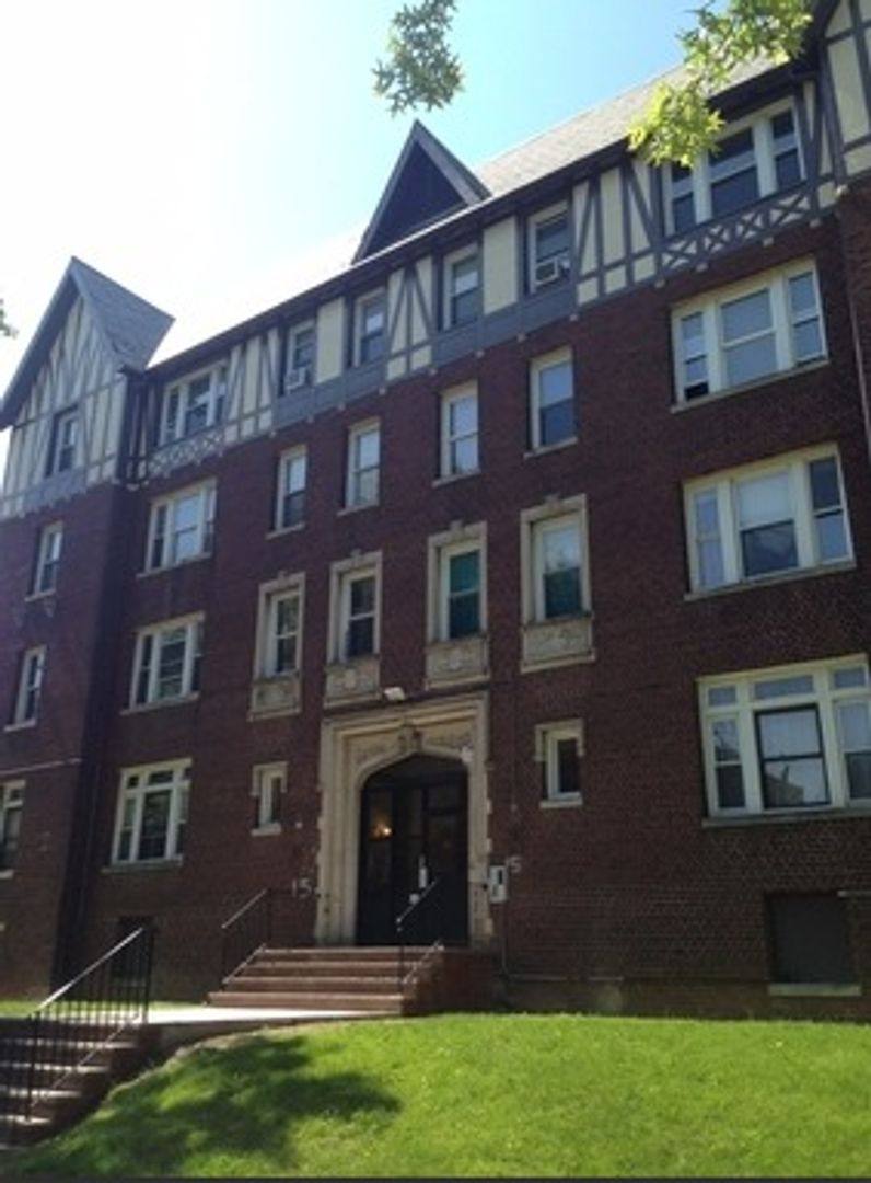 Apartment for rent at 15 Summit St, East Orange, NJ 07017