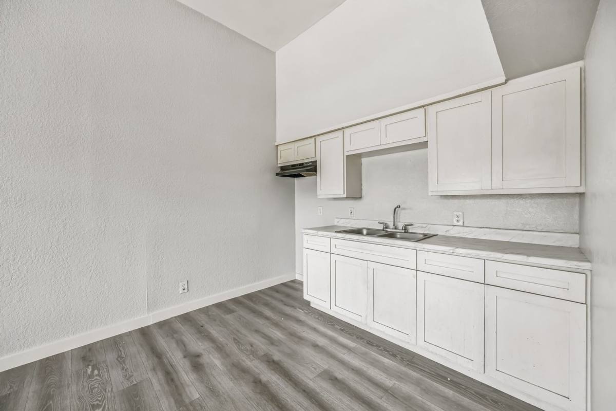 Apartment for rent at 1007 W Saint Charles St, Brownsville, TX 78520