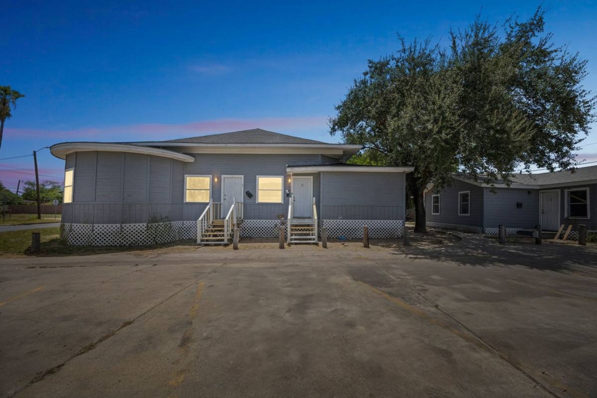 Apartment for rent at 1007 W Saint Charles St, Brownsville, TX 78520