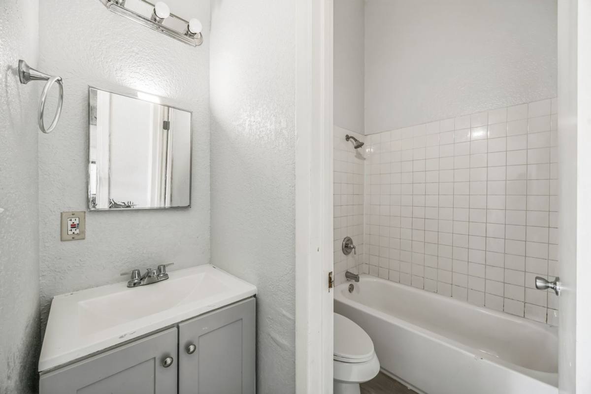 Apartment for rent at 1007 W Saint Charles St, Brownsville, TX 78520