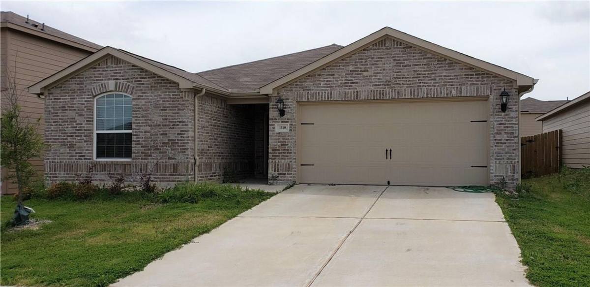 House for rent at 1810 Clegg Dr, Howe, TX 75459