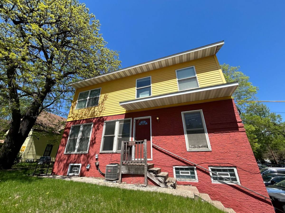 Apartment for rent at 401 7th Ave SE, Minneapolis, MN 55414