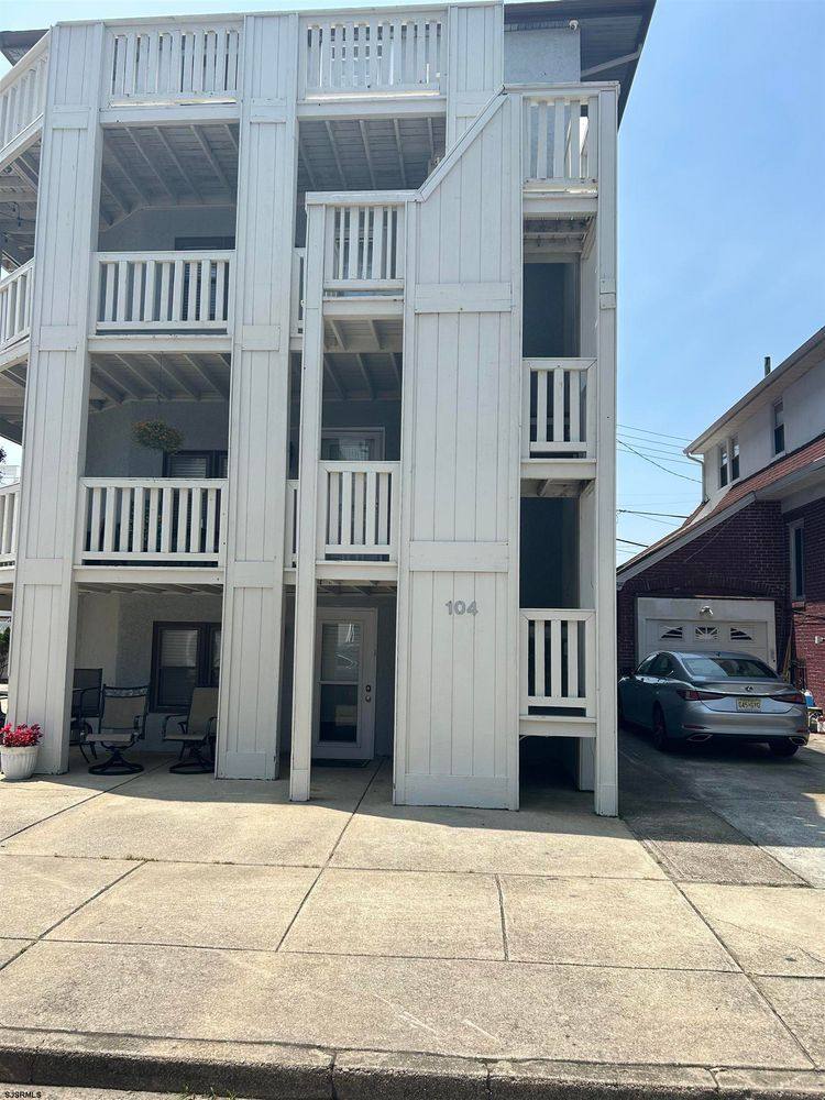 Apartment for rent at 104 S Frankfort Ave #2-2, Atlantic City, NJ 08404