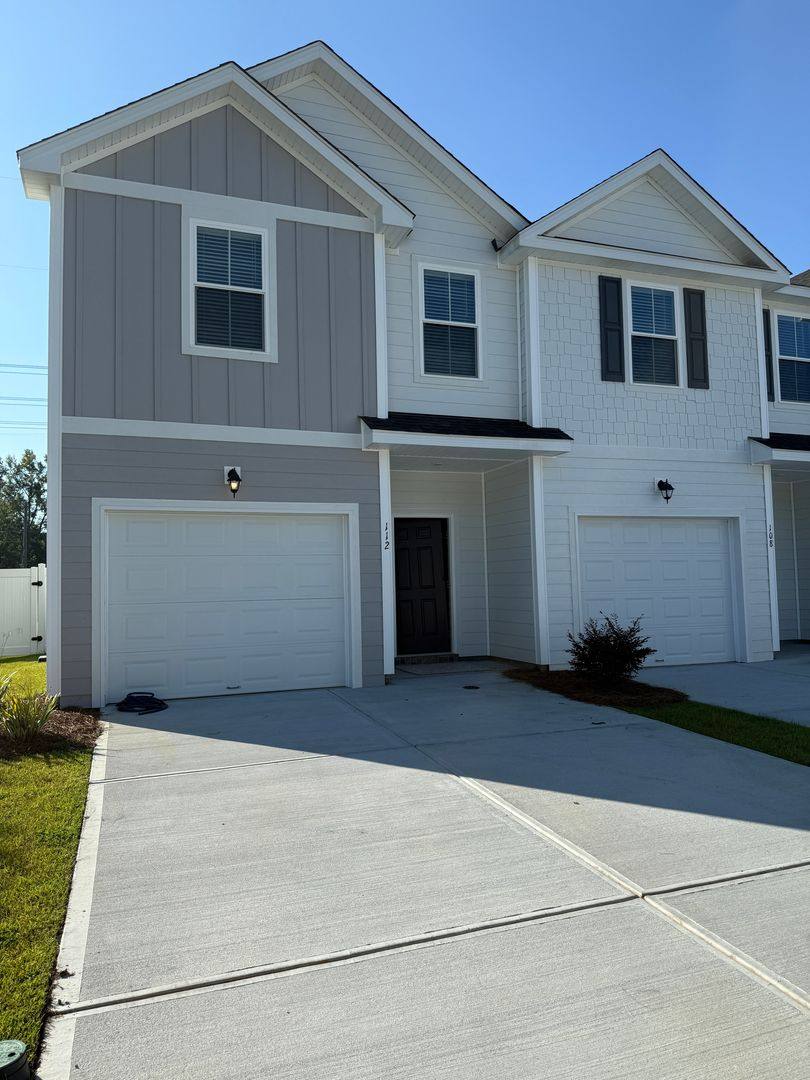 Townhouse for rent at 112 Stafford Loop, Richmond Hill, GA 31324
