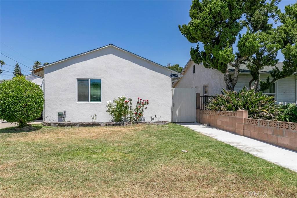 Apartment for rent at 17237 Kingsbury St #A-A, Granada Hills, CA 91344