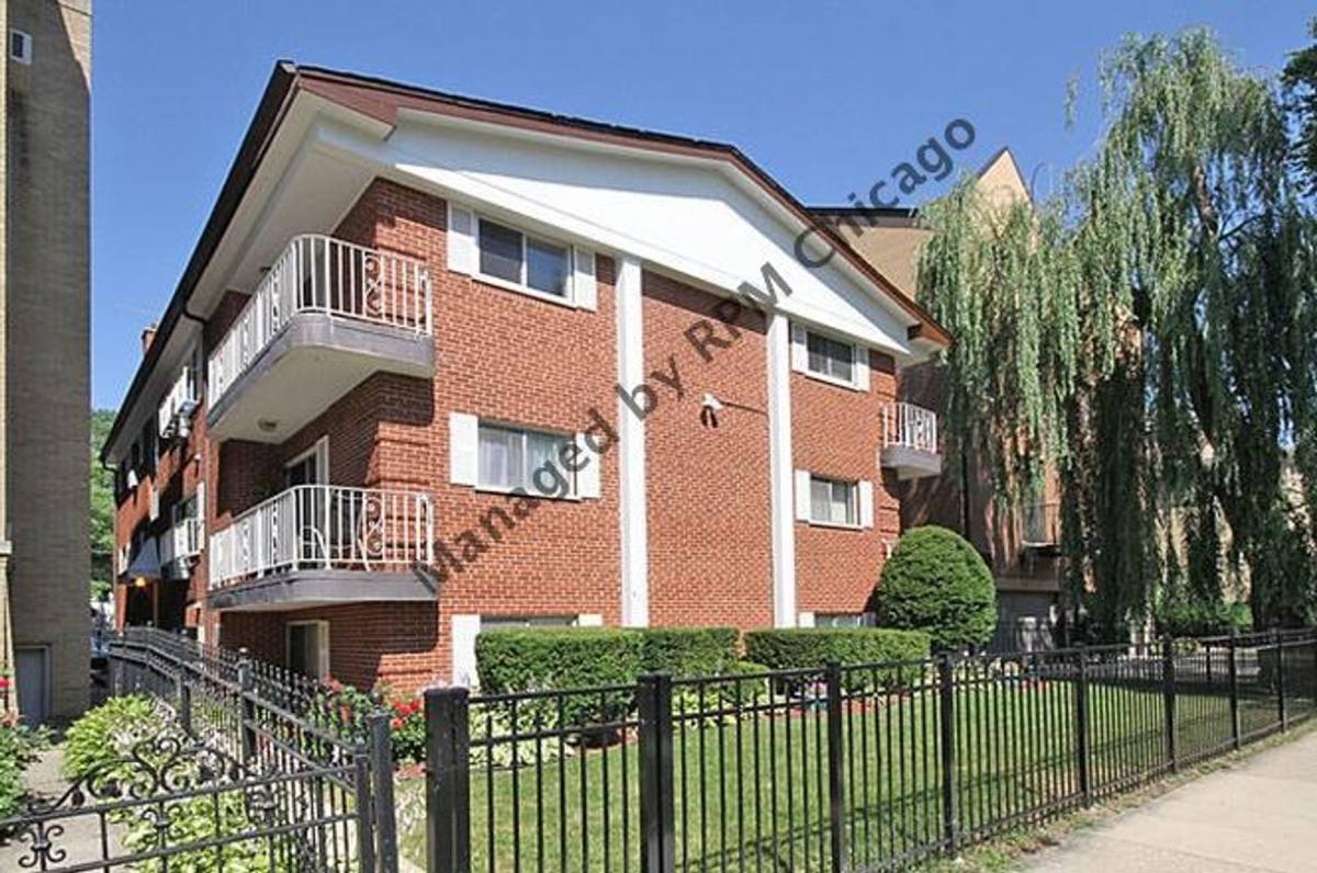 Condo for rent at 417 S Kenilworth Ave, Oak Park, IL 60302