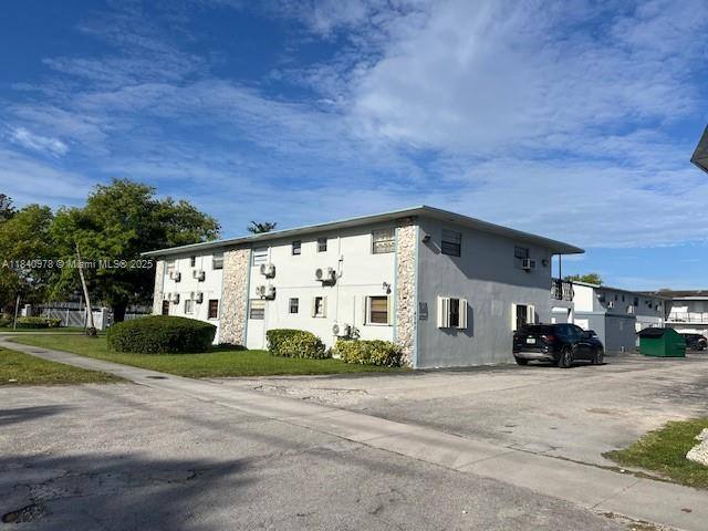 Apartment for rent at 4590 SW 67th Ave #14-14, Miami, FL 33155