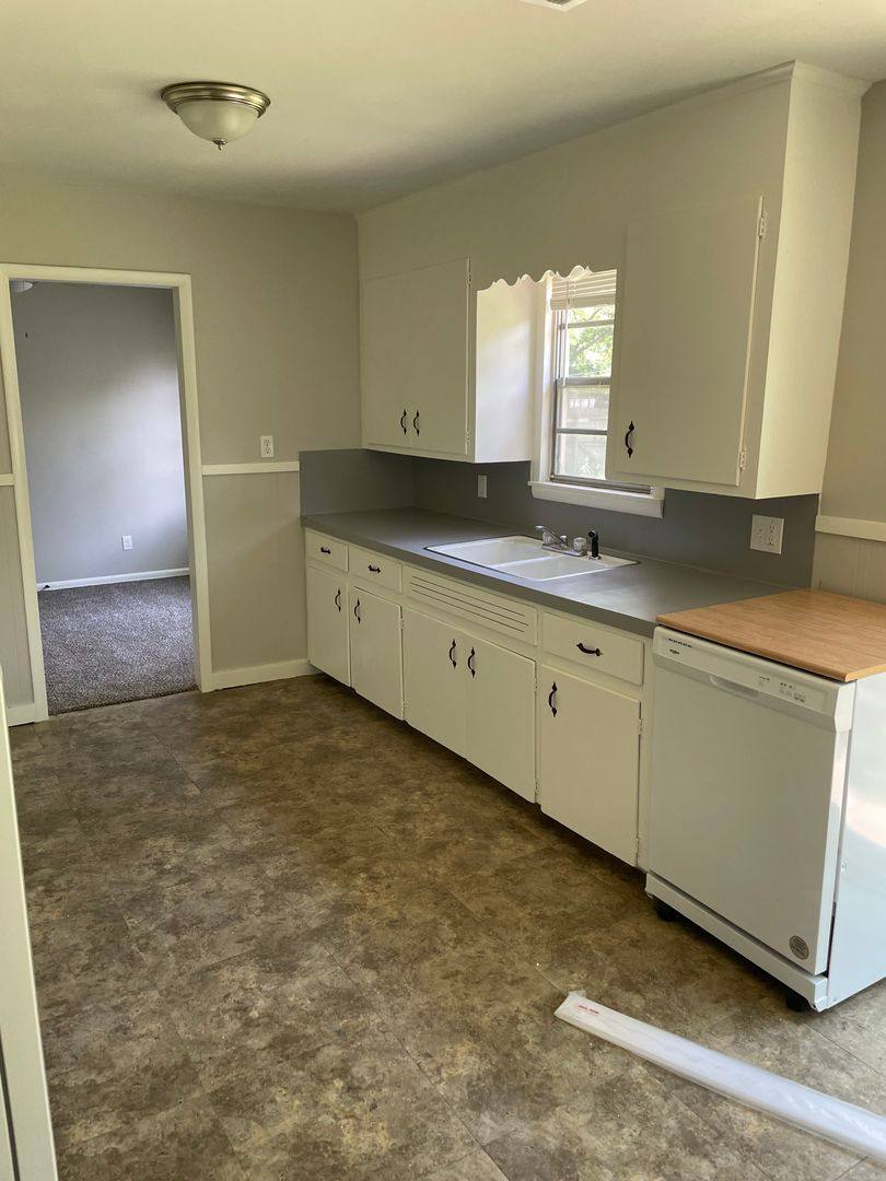 House for rent at 17074 S 87th E Ave, Bixby, OK 74008