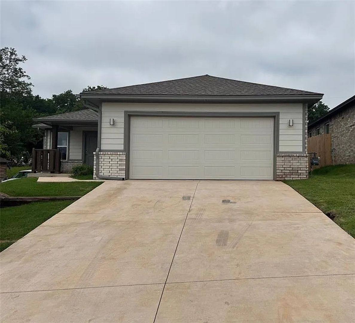 House for rent at 421 E 7th St, Arcadia, OK 73007