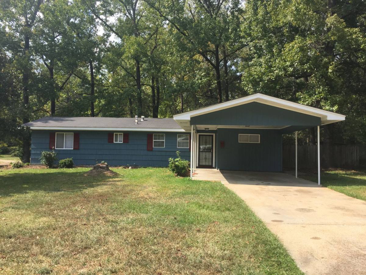 House for rent at 3141 Meadow Forest Dr, Jackson, MS 39212