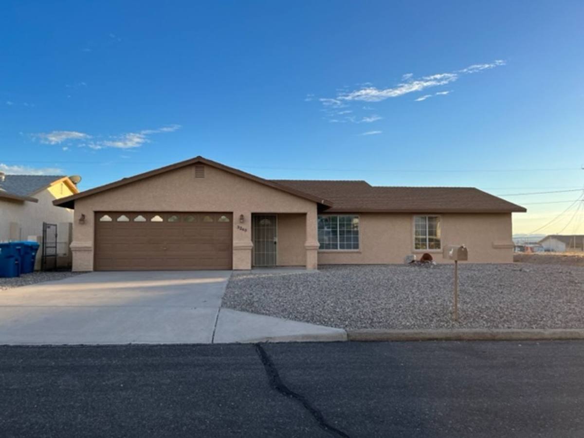 House for rent at 3240 Medicine Bow Dr, Lake Havasu City, AZ 86406