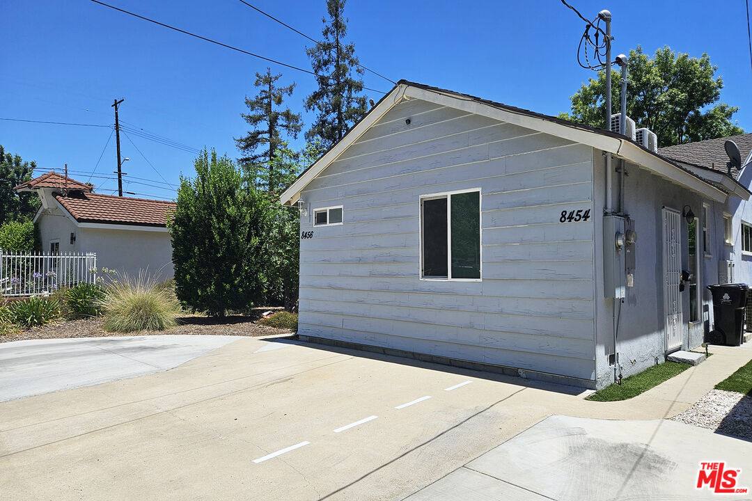 Apartment for rent at 8454 Zelzah Ave, Northridge, CA 91325