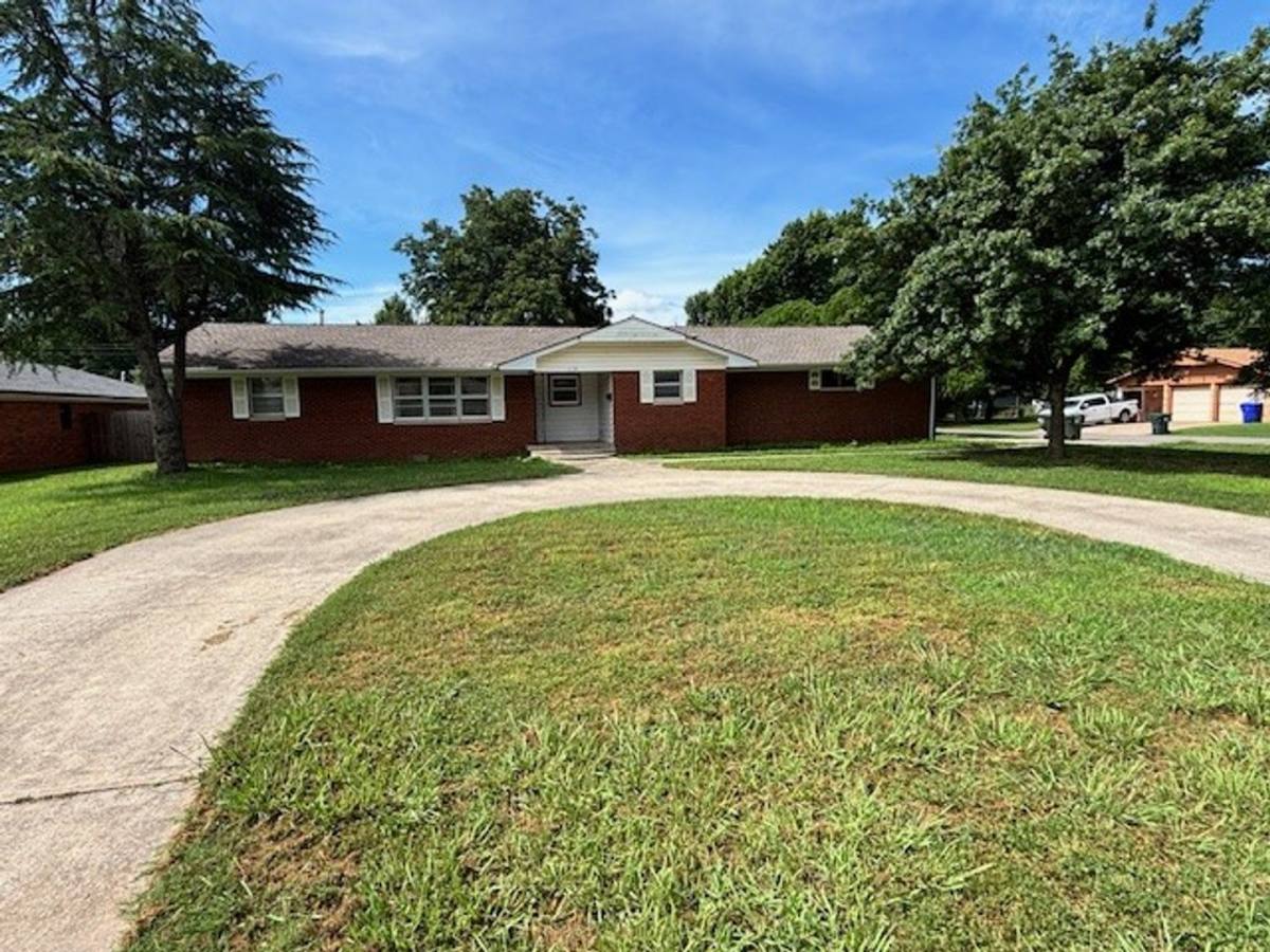 House for rent at 2532 Osborne Dr, Norman, OK 73069