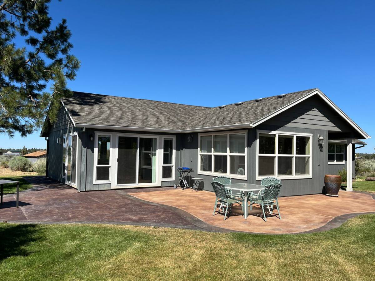 House for rent at 17558 Plainview Court, Bend, OR 97703