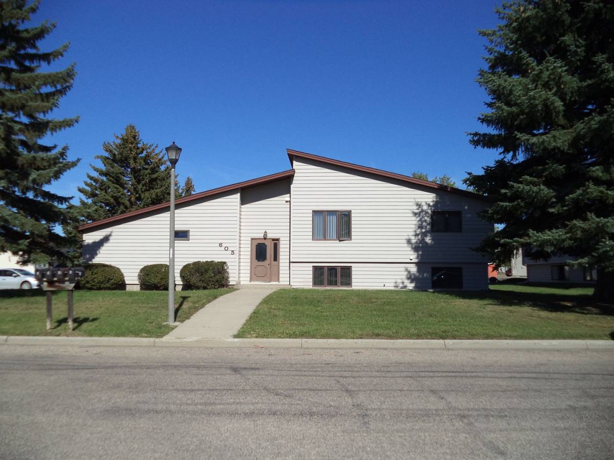 Apartment for rent at 605 19th Ave SE, Minot, ND 58701