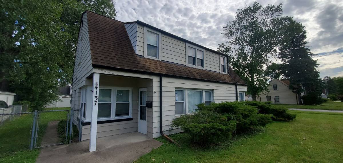 House for rent at 4137 W 99th Place, Oak Lawn, IL 60453