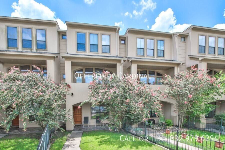 Townhouse for rent at 3417 Home St, Houston, TX 77007