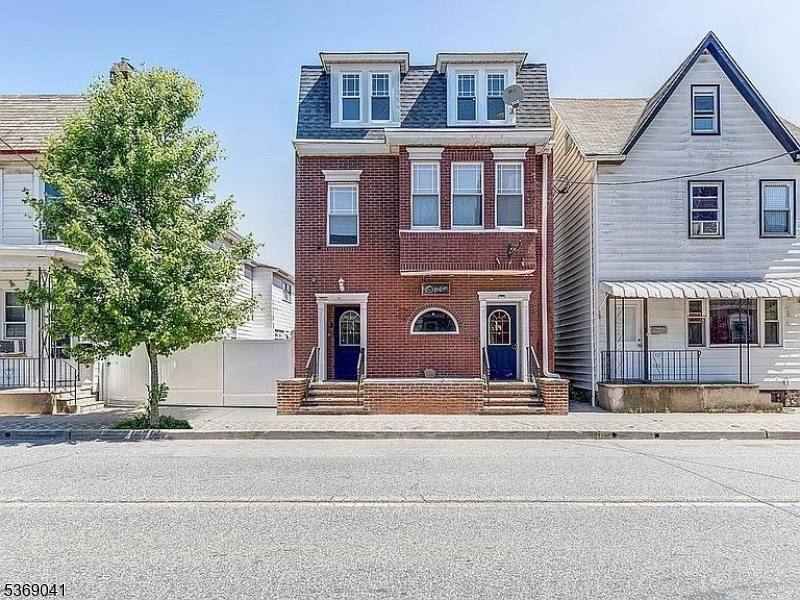 Apartment for rent at 511 S Main St #511, Bloomsbury, NJ 08804